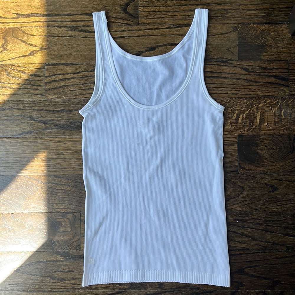 White Lululemon tanktop